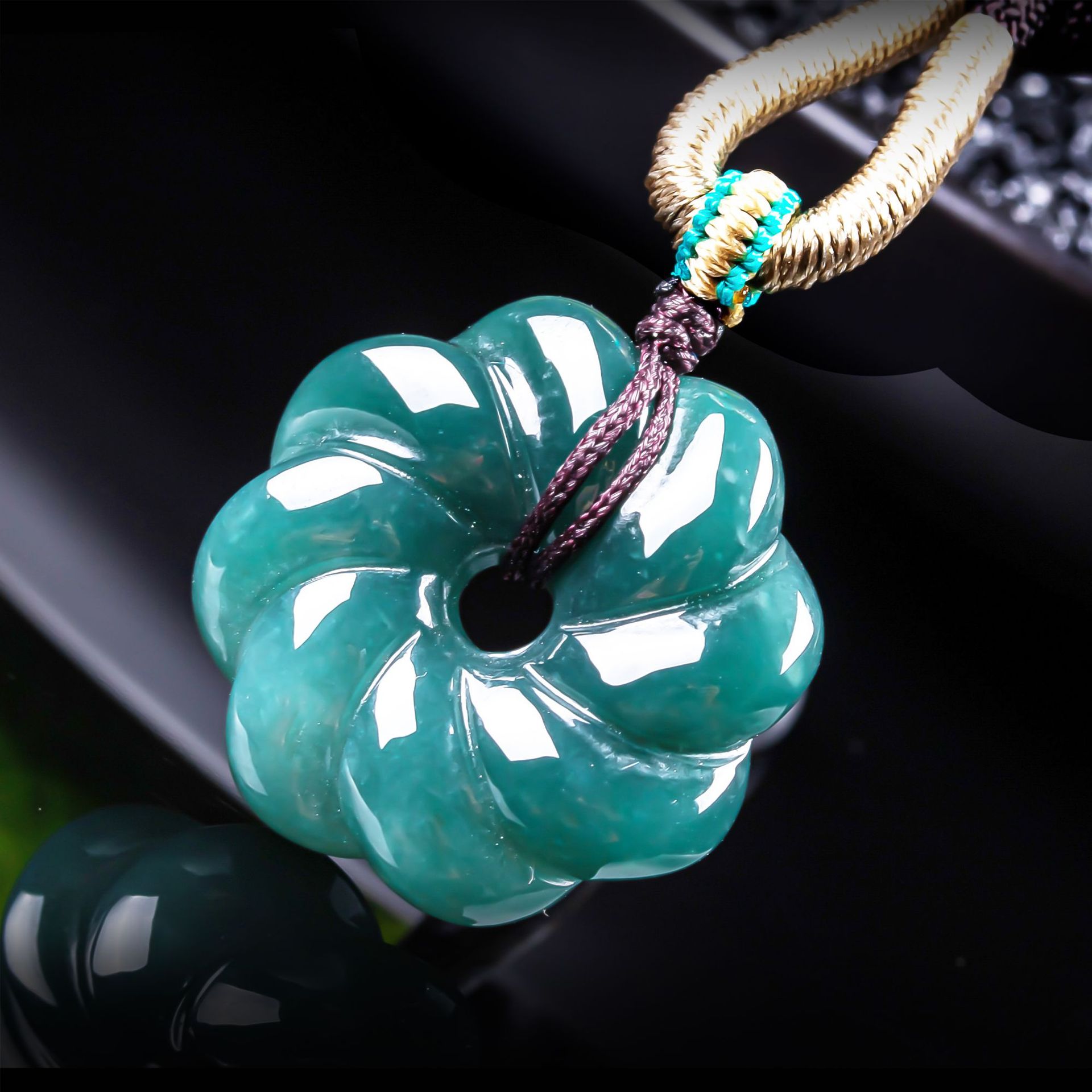 Naturalny naszyjnik z jadeitu  – Jewelry & Watches Ltd recenzja i cena